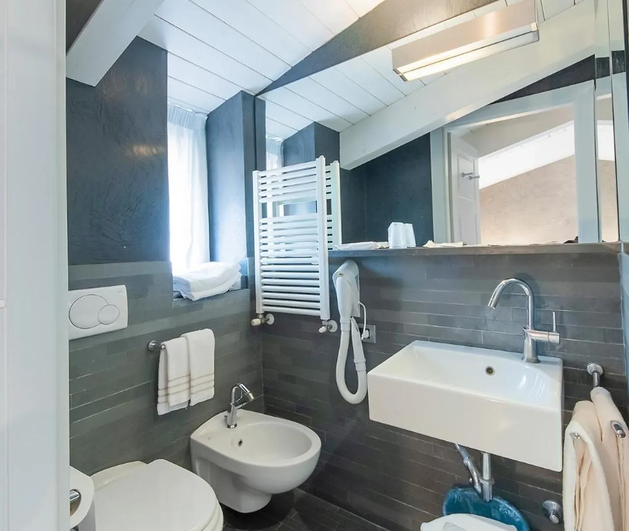 ***  פארמה Century Hotel איטליה