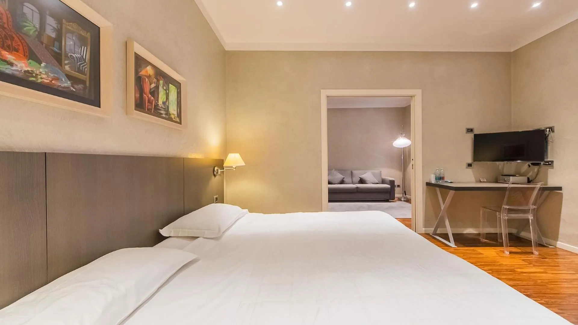 ***  פארמה Century Hotel איטליה